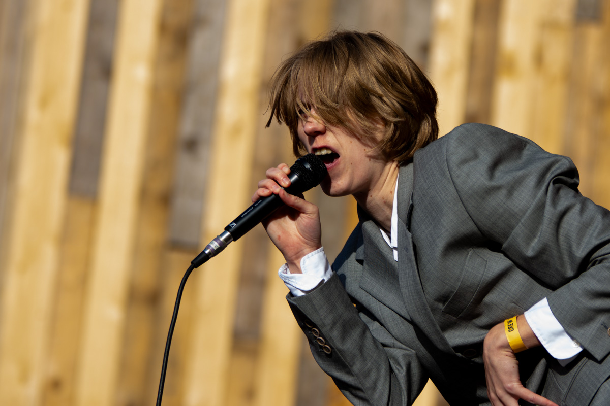 Whispering Sons @ Campo Solar, picture 12, photographed by Luc Klinckaert - FrontView Magazine