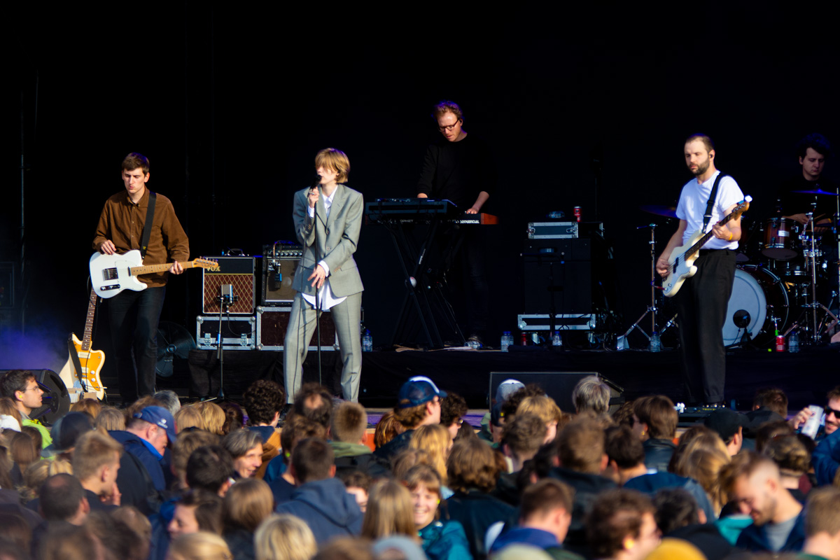 Whispering Sons @ Campo Solar, picture 15, photographed by Luc Klinckaert - FrontView Magazine