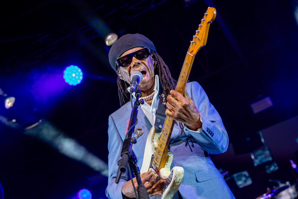 Nile Rodgers & CHIC @ OLT Rivierenhof, picture 2, photographed by Bruno Holvoet - FrontView Magazine