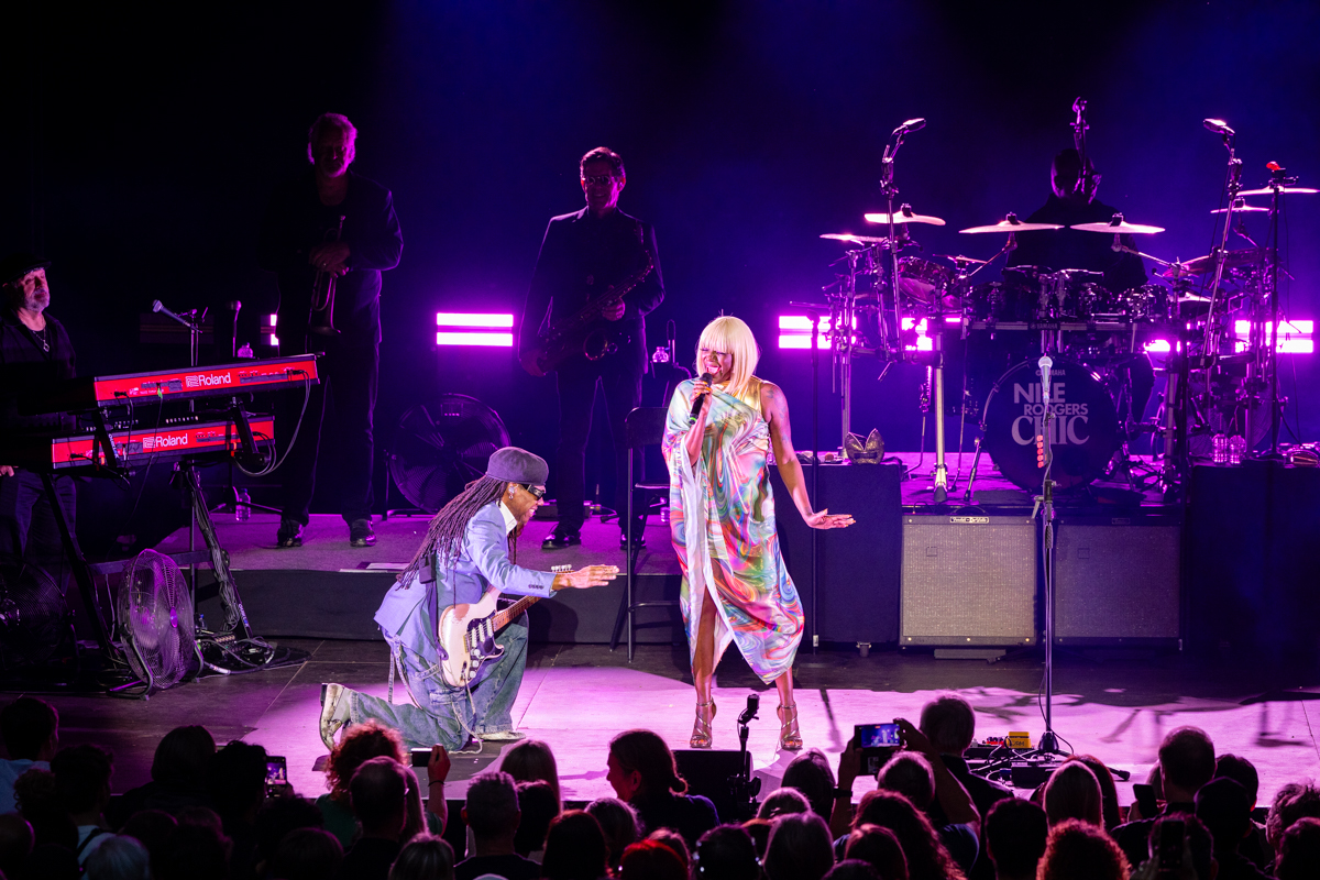 Nile Rodgers & CHIC @ OLT Rivierenhof, picture 9, photographed by Bruno Holvoet - FrontView Magazine