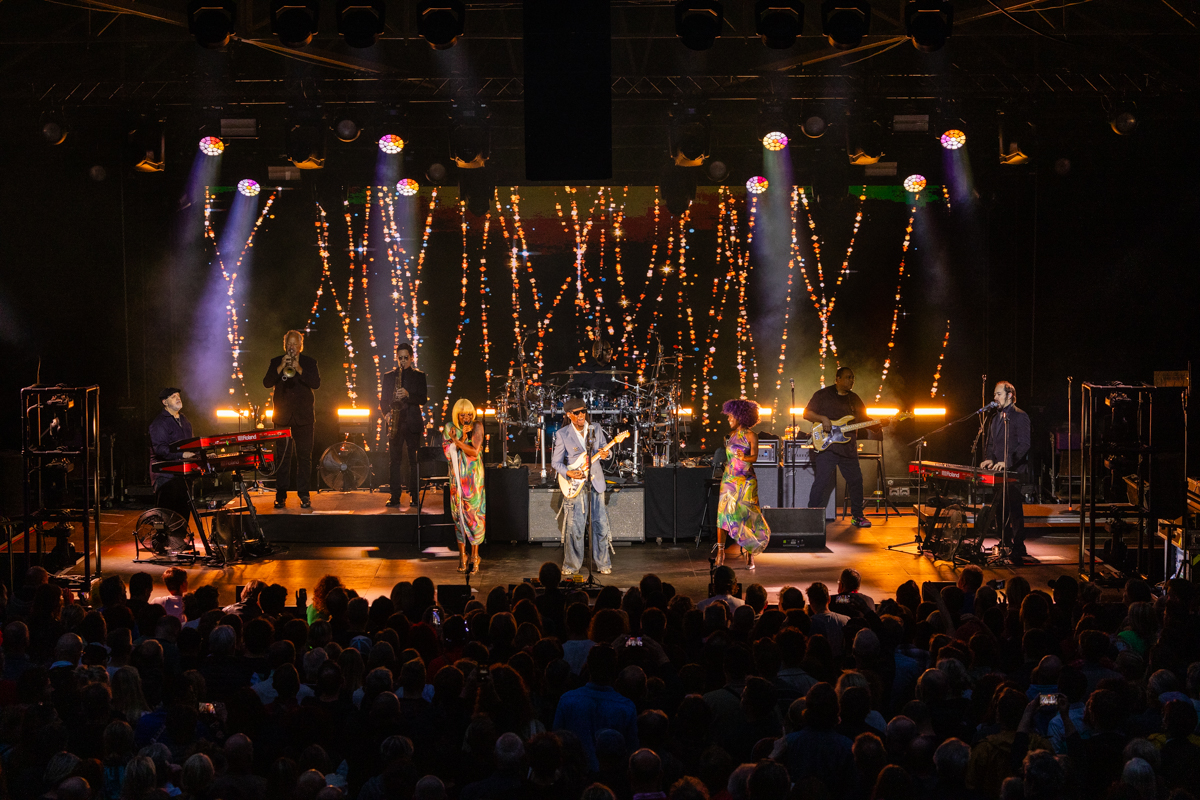 Nile Rodgers & CHIC @ OLT Rivierenhof, picture 13, photographed by Bruno Holvoet - FrontView Magazine