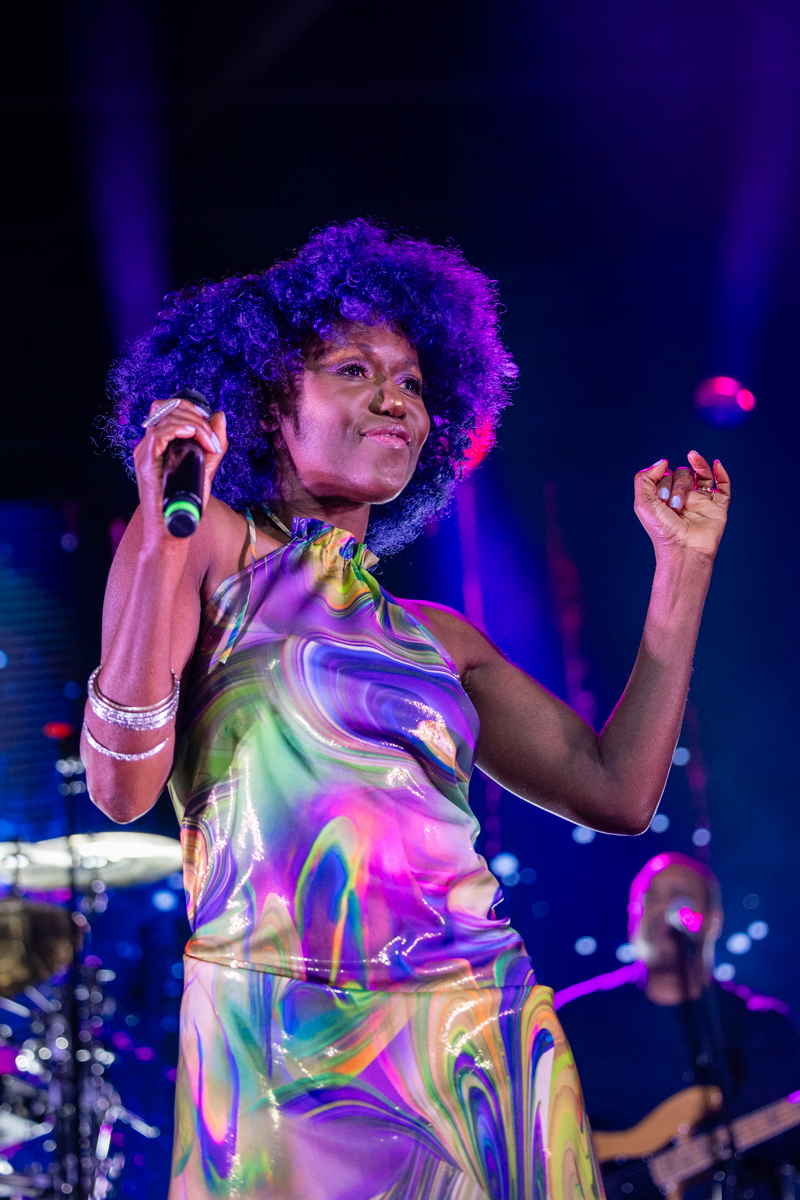 Nile Rodgers & CHIC @ OLT Rivierenhof, picture 18, photographed by Bruno Holvoet - FrontView Magazine