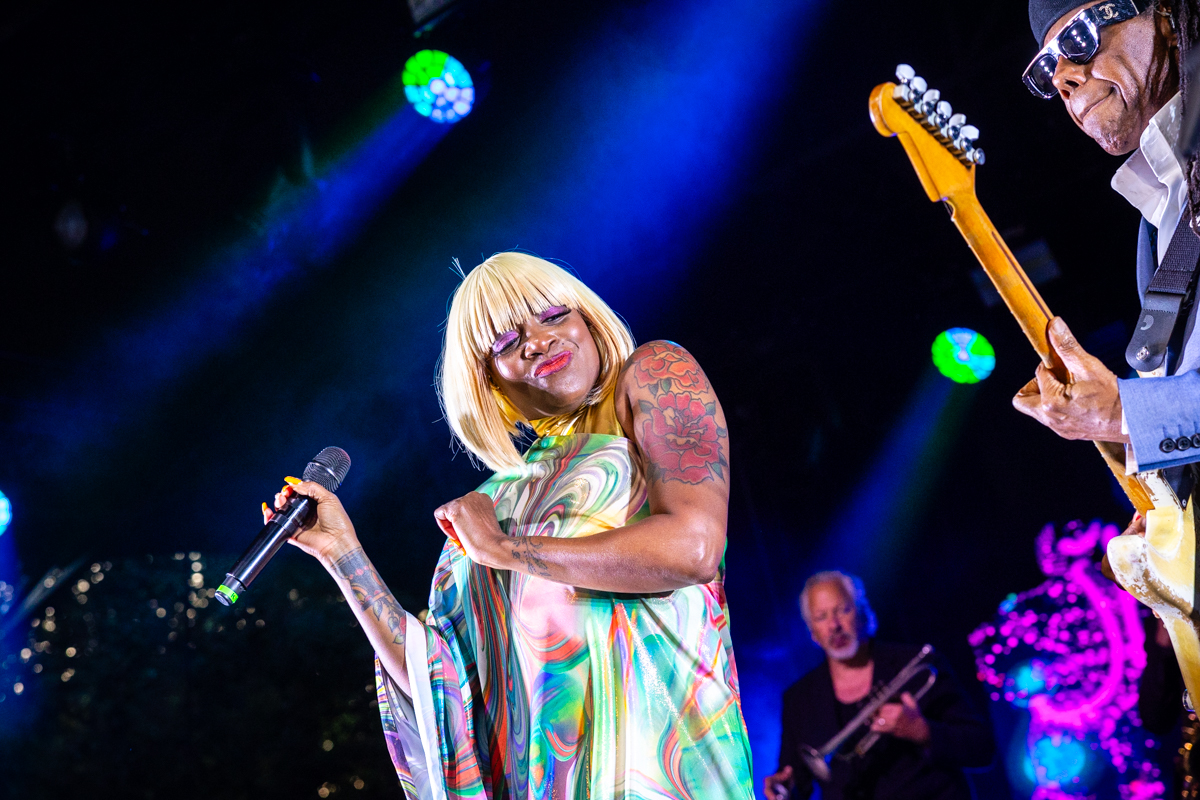 Nile Rodgers & CHIC @ OLT Rivierenhof, picture 23, photographed by Bruno Holvoet - FrontView Magazine