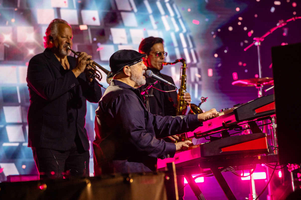 Nile Rodgers & CHIC @ OLT Rivierenhof, picture 31, photographed by Bruno Holvoet - FrontView Magazine
