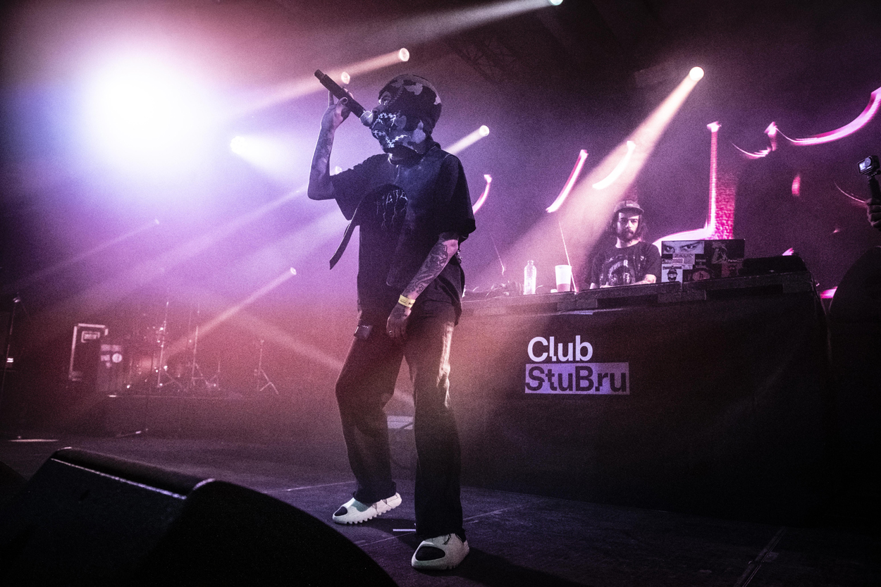 Kleine Crack & Slagter @ Lokerse Feesten, picture 11, photographed by Sandra Van Watermeulen - FrontView Magazine