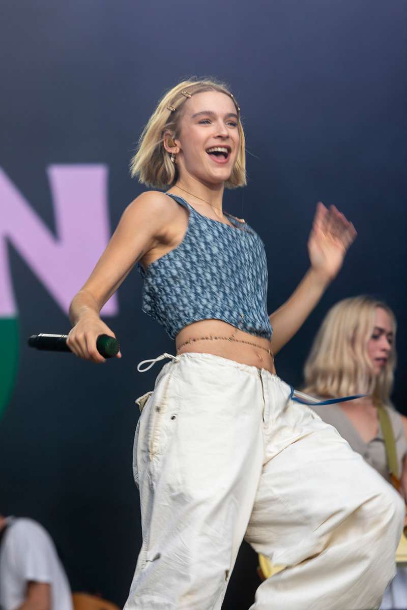 Pommelien Thijs @ Lokerse Feesten 2023, picture 6, photographed by Edwin Houdevelt - FrontView Magazine