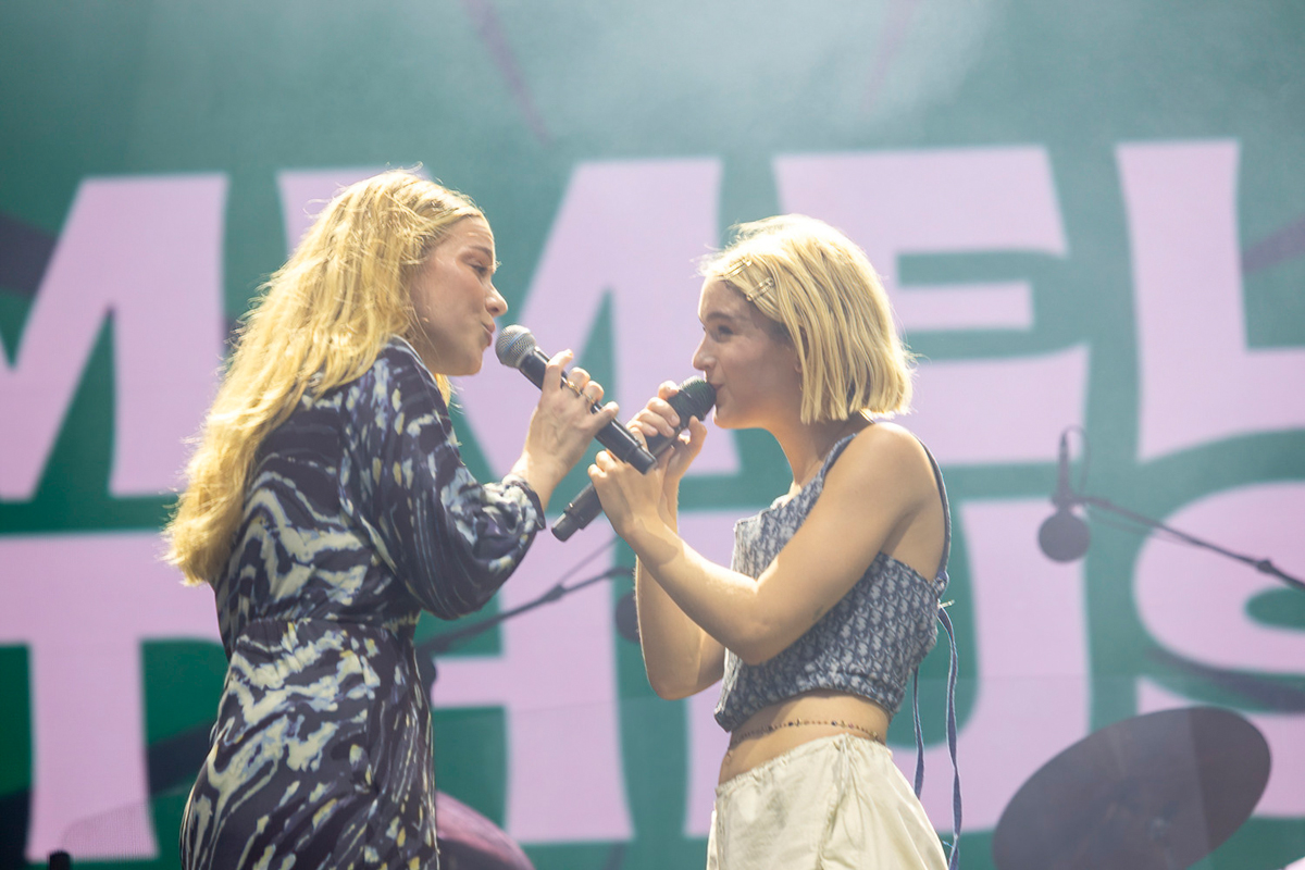 Pommelien Thijs @ Lokerse Feesten 2023, picture 9, photographed by Edwin Houdevelt - FrontView Magazine
