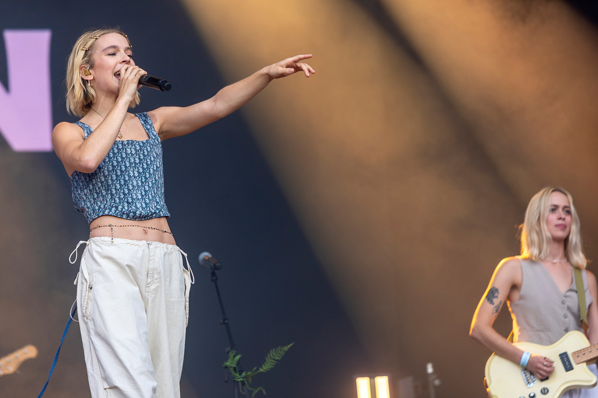 Pommelien Thijs @ Lokerse Feesten 2023, picture 23, photographed by Edwin Houdevelt - FrontView Magazine