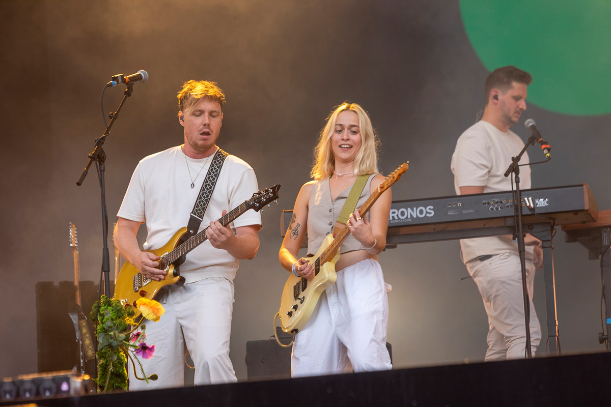 Pommelien Thijs @ Lokerse Feesten 2023, picture 26, photographed by Edwin Houdevelt - FrontView Magazine