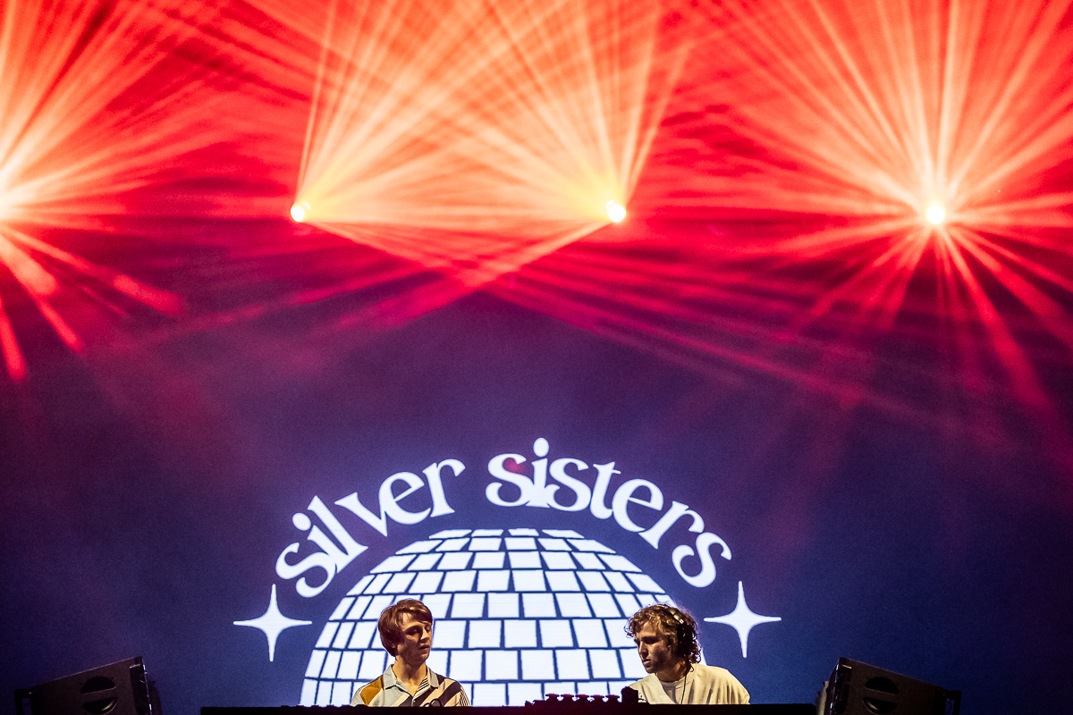 Silver Sisters @ Lokerse Feesten 2023, picture 6, photographed by Marc Verdonck - FrontView Magazine