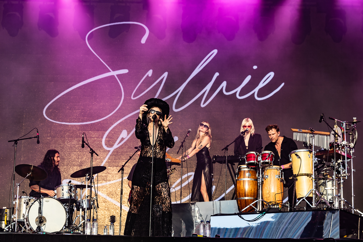 Sylvie Kreusch @ Lokerse Feesten 2023, picture 6, photographed by Marc Verdonck - FrontView Magazine
