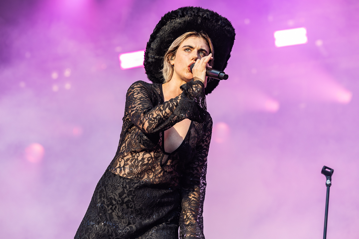 Sylvie Kreusch @ Lokerse Feesten 2023, picture 16, photographed by Marc Verdonck - FrontView Magazine