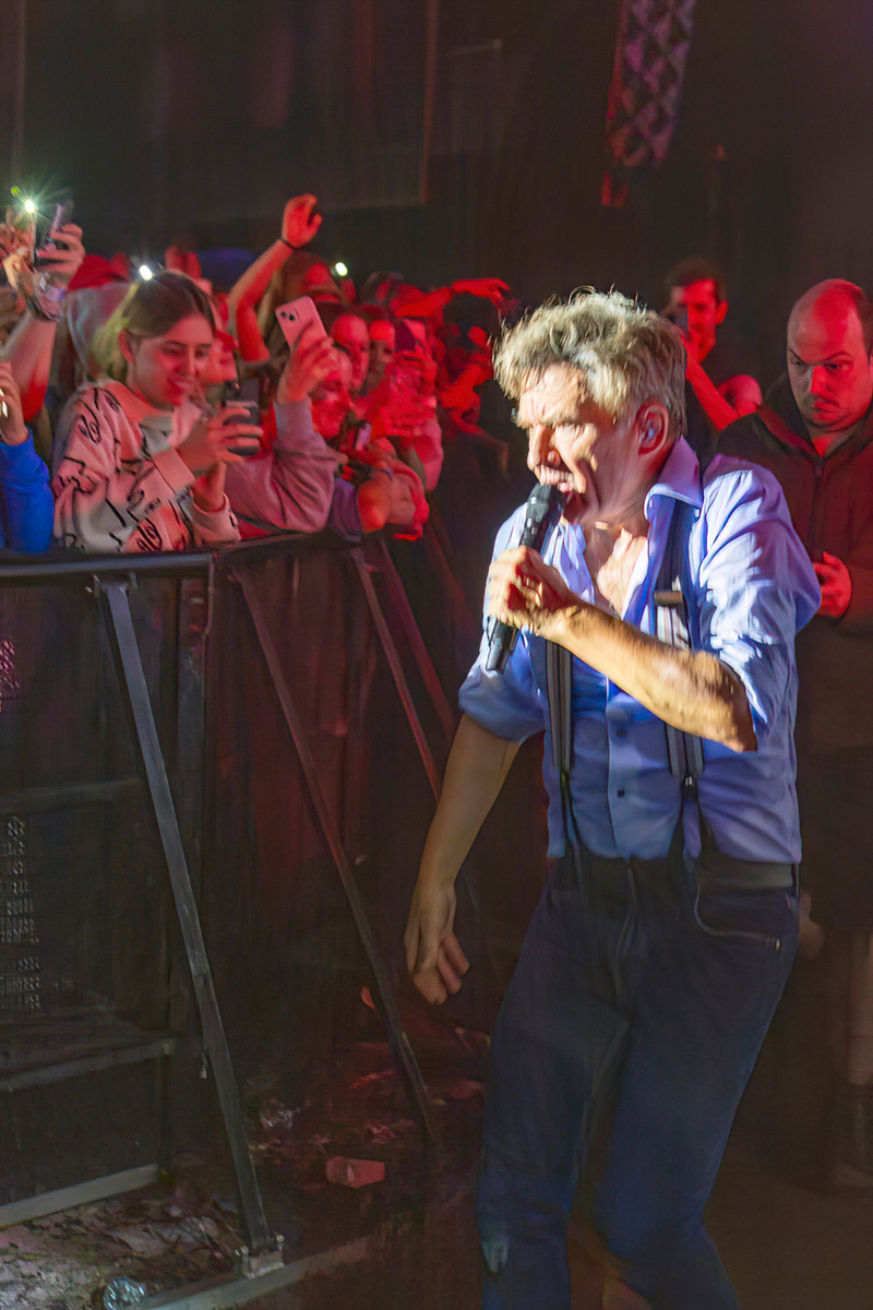 Bart Peeters @ Lokerse Feesten 2023, picture 3, photographed by Edwin Houdevelt - FrontView Magazine