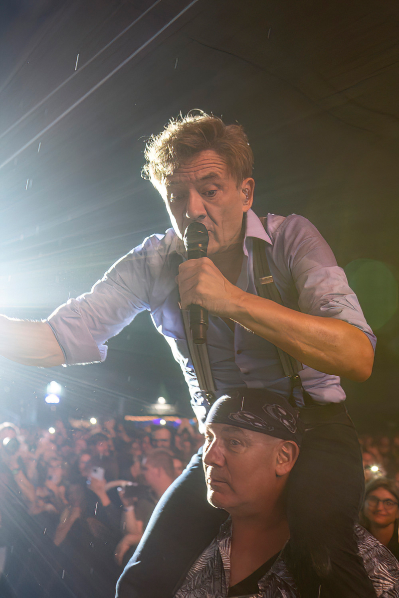 Bart Peeters @ Lokerse Feesten 2023, picture 6, photographed by Edwin Houdevelt - FrontView Magazine