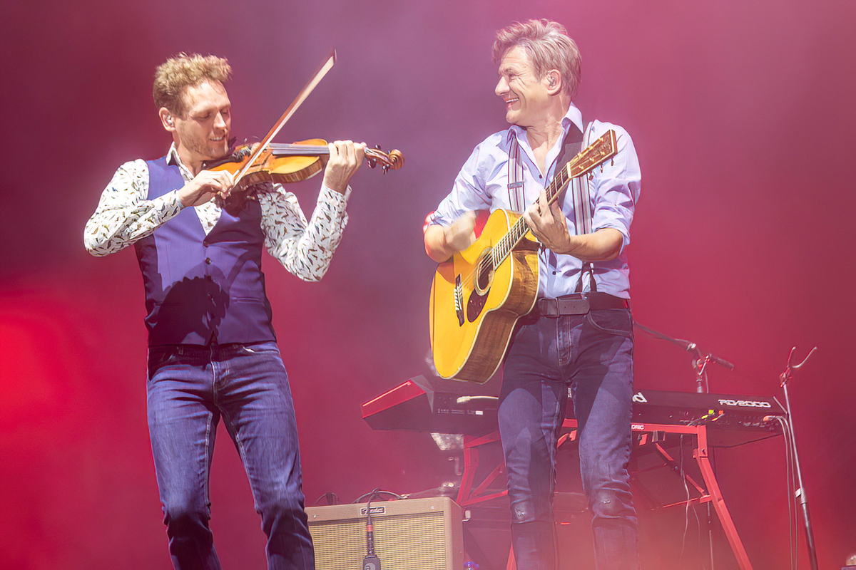Bart Peeters @ Lokerse Feesten 2023, picture 11, photographed by Edwin Houdevelt - FrontView Magazine