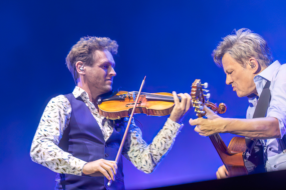 Bart Peeters @ Lokerse Feesten 2023, picture 16, photographed by Edwin Houdevelt - FrontView Magazine