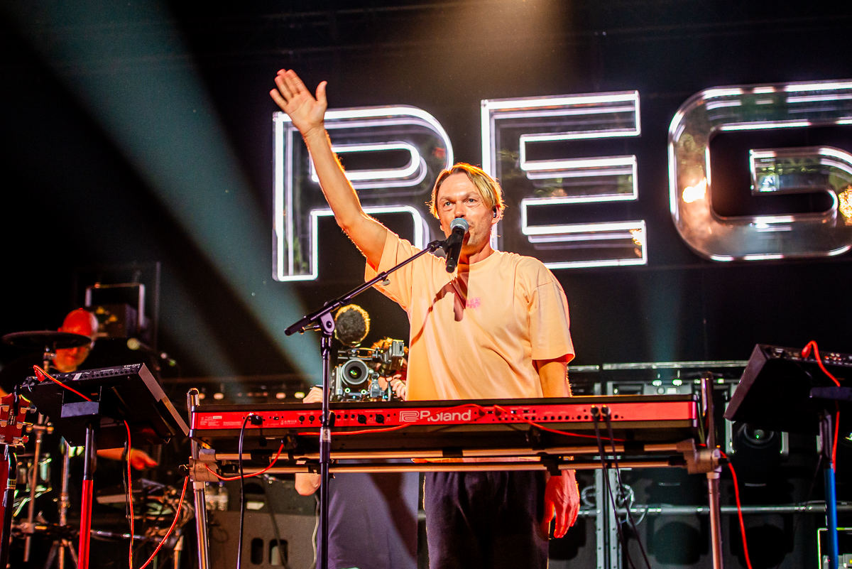 Regi Live @ Rijvers Festival 2023, foto 4, foto's door Dimitri Vanlommel - FrontView Magazine