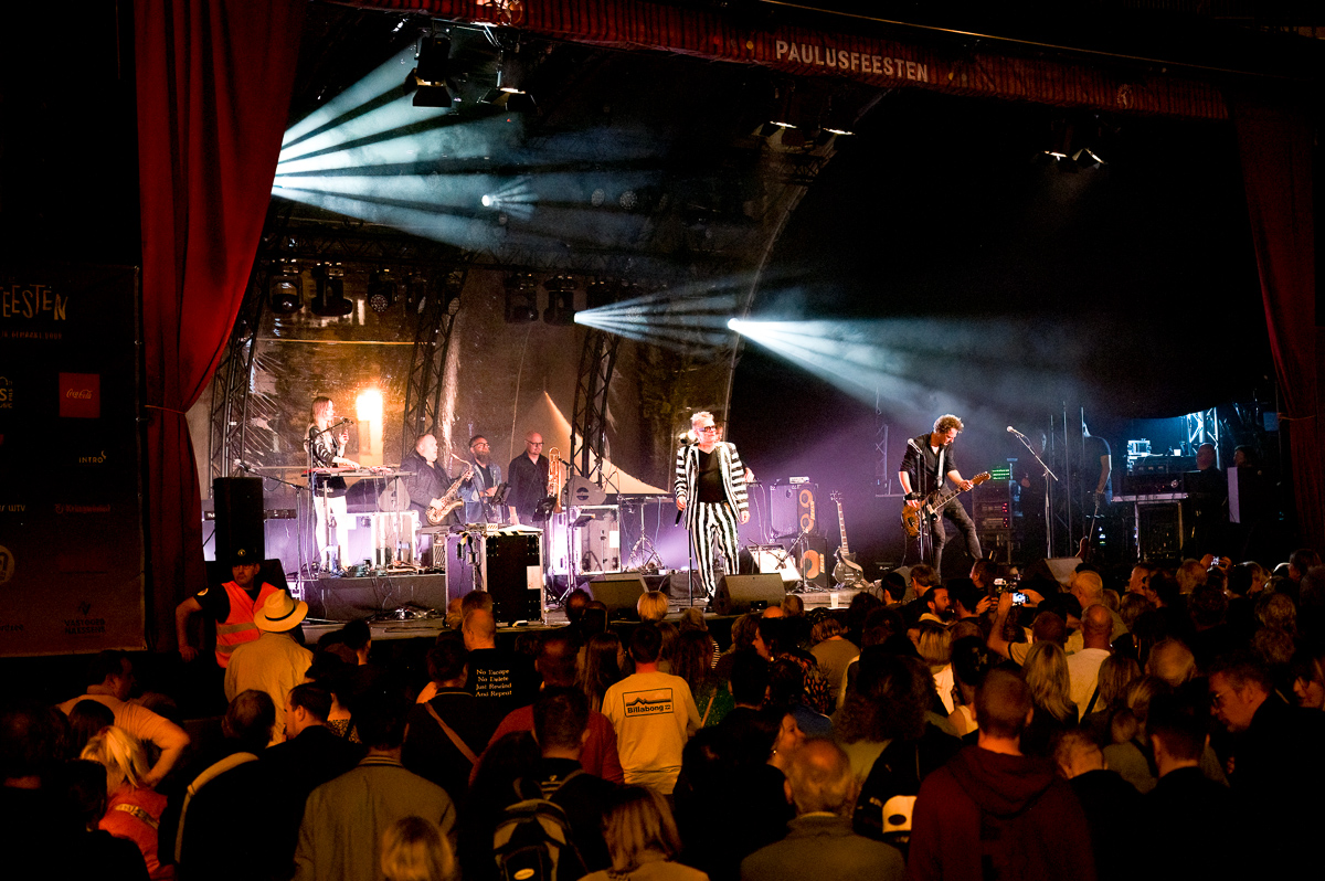 Arbeid Adelt ! & Guests: Der Klinke & Parkaparaplu @ Paulusfeesten Oostende, picture 7, photographed by Luc Klinckaert - FrontView Magazine