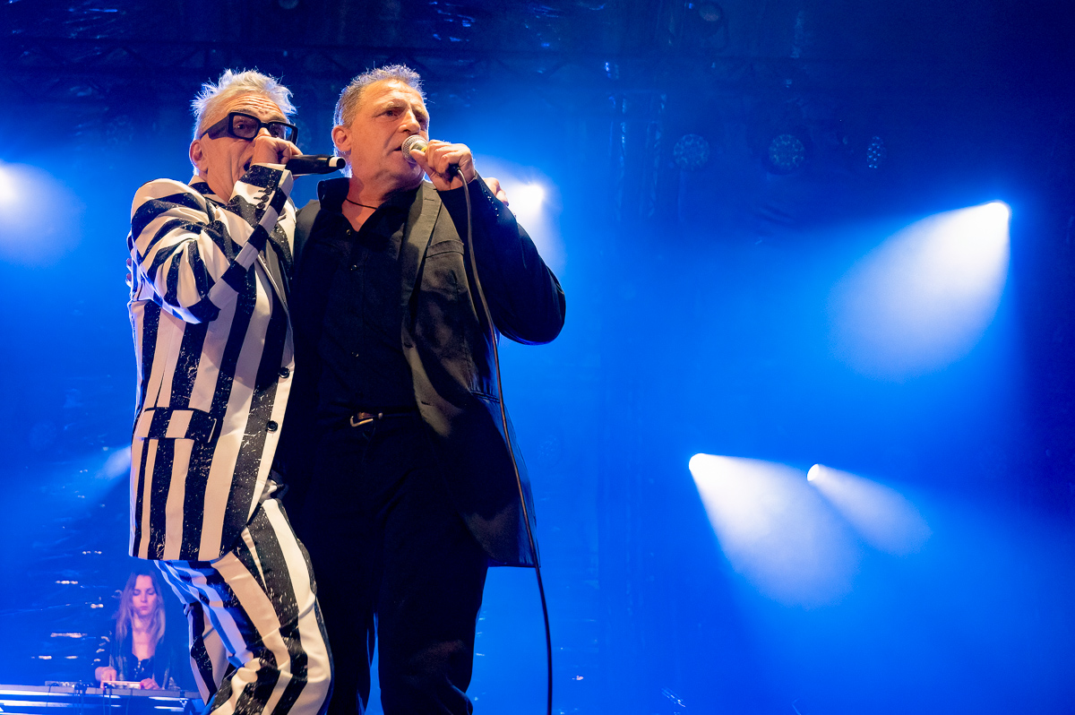 Arbeid Adelt ! & Guests: Der Klinke & Parkaparaplu @ Paulusfeesten Oostende, picture 17, photographed by Luc Klinckaert - FrontView Magazine