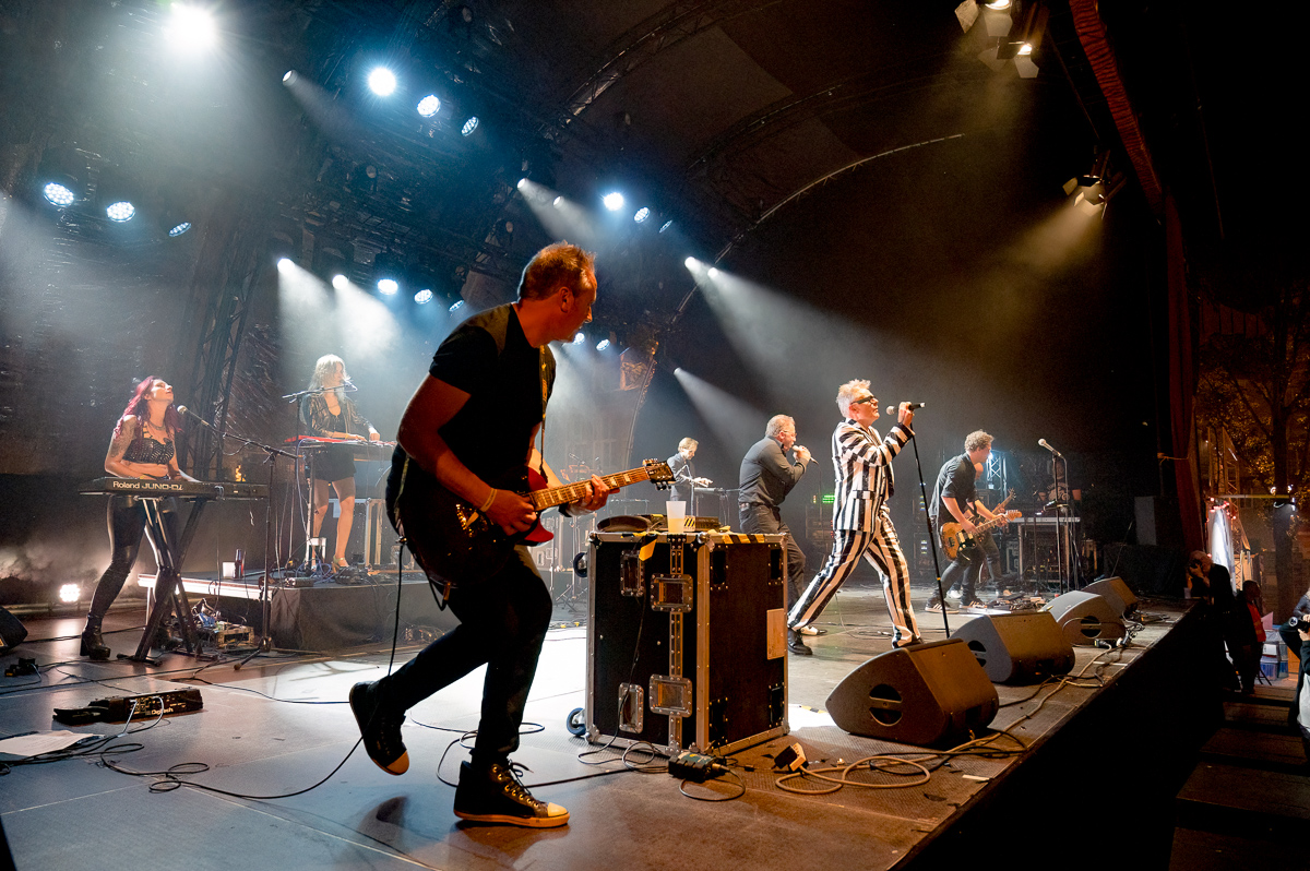 Arbeid Adelt ! & Guests: Der Klinke & Parkaparaplu @ Paulusfeesten Oostende, picture 23, photographed by Luc Klinckaert - FrontView Magazine