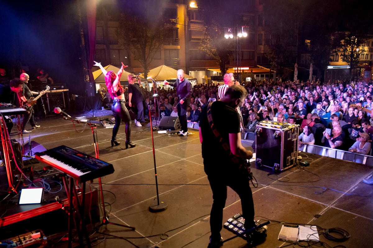 Arbeid Adelt ! & Guests: Der Klinke & Parkaparaplu @ Paulusfeesten Oostende, picture 30, photographed by Luc Klinckaert - FrontView Magazine