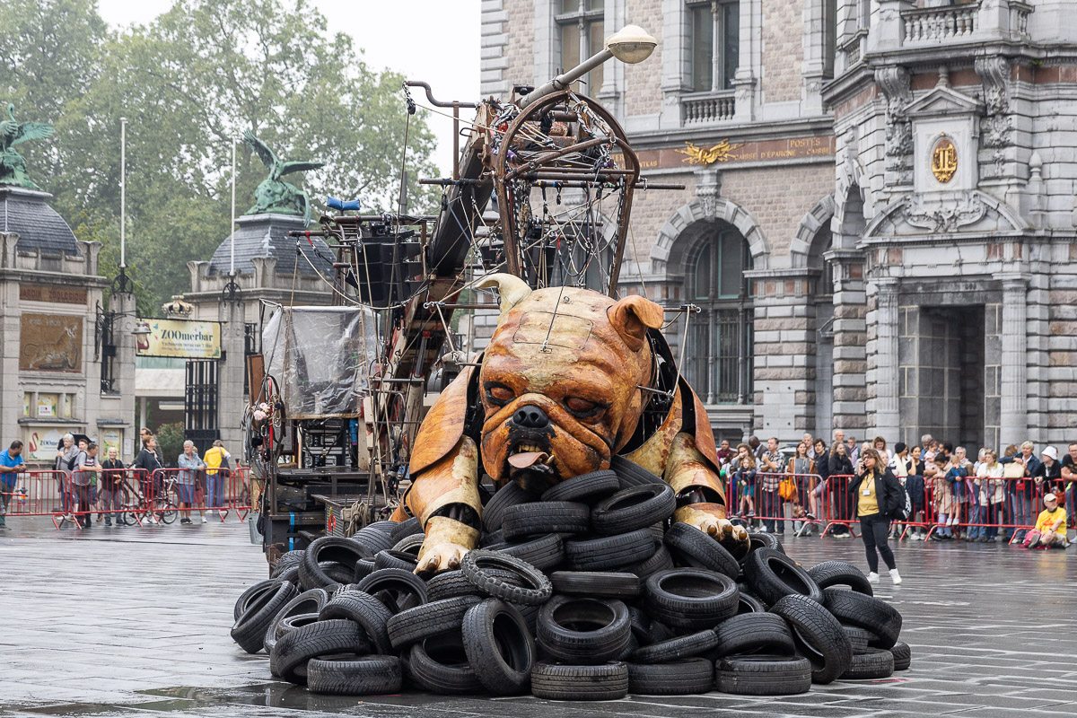 De Reuzen van Royal de Luxe @ Antwerpen, picture 1, photographed by Marc Verdonck - FrontView Magazine