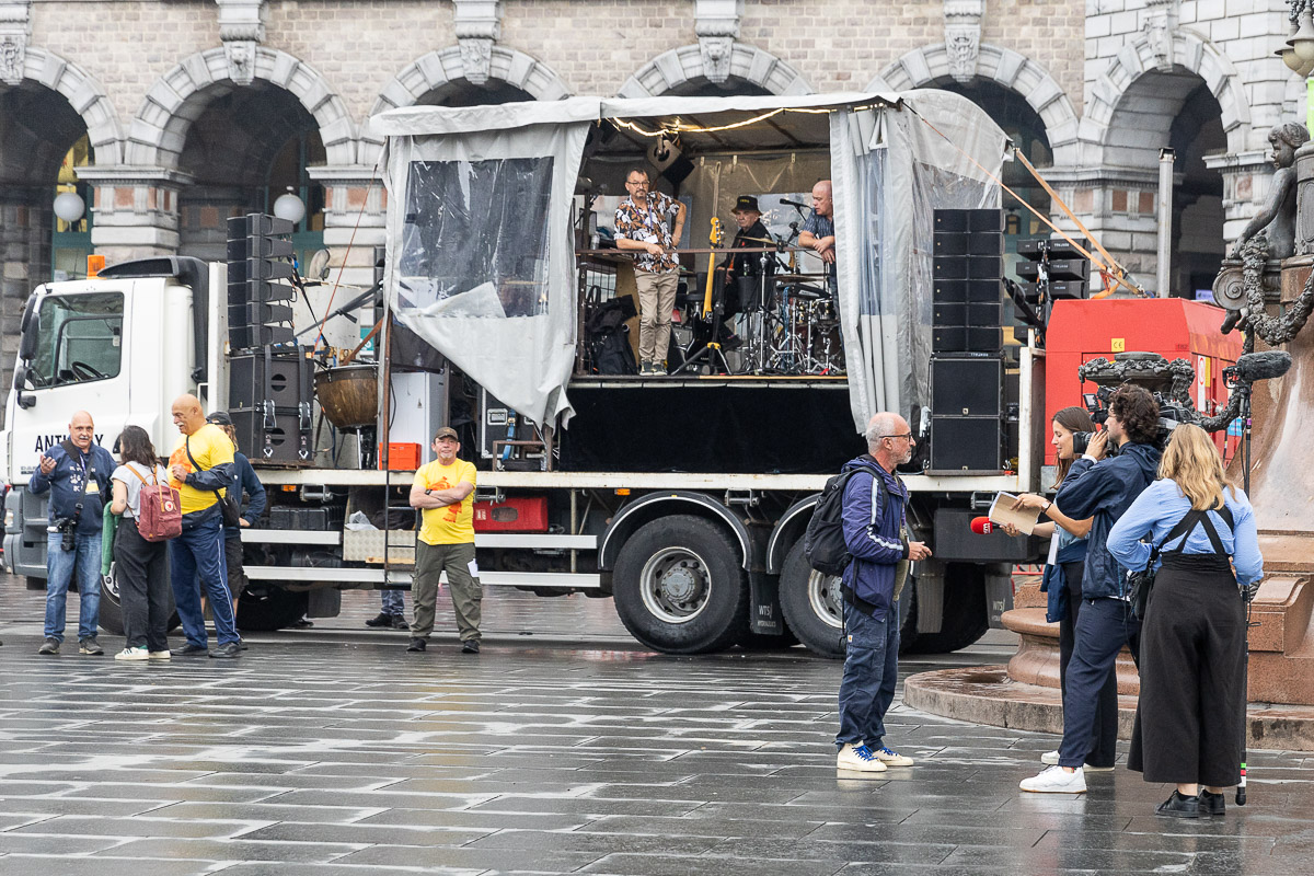 De Reuzen van Royal de Luxe @ Antwerpen, picture 2, photographed by Marc Verdonck - FrontView Magazine