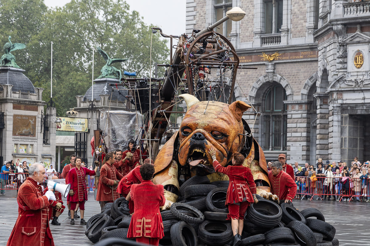 De Reuzen van Royal de Luxe @ Antwerpen, picture 5, photographed by Marc Verdonck - FrontView Magazine