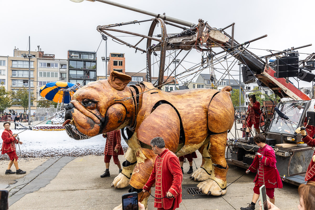 De Reuzen van Royal de Luxe @ Antwerpen, picture 28, photographed by Marc Verdonck - FrontView Magazine