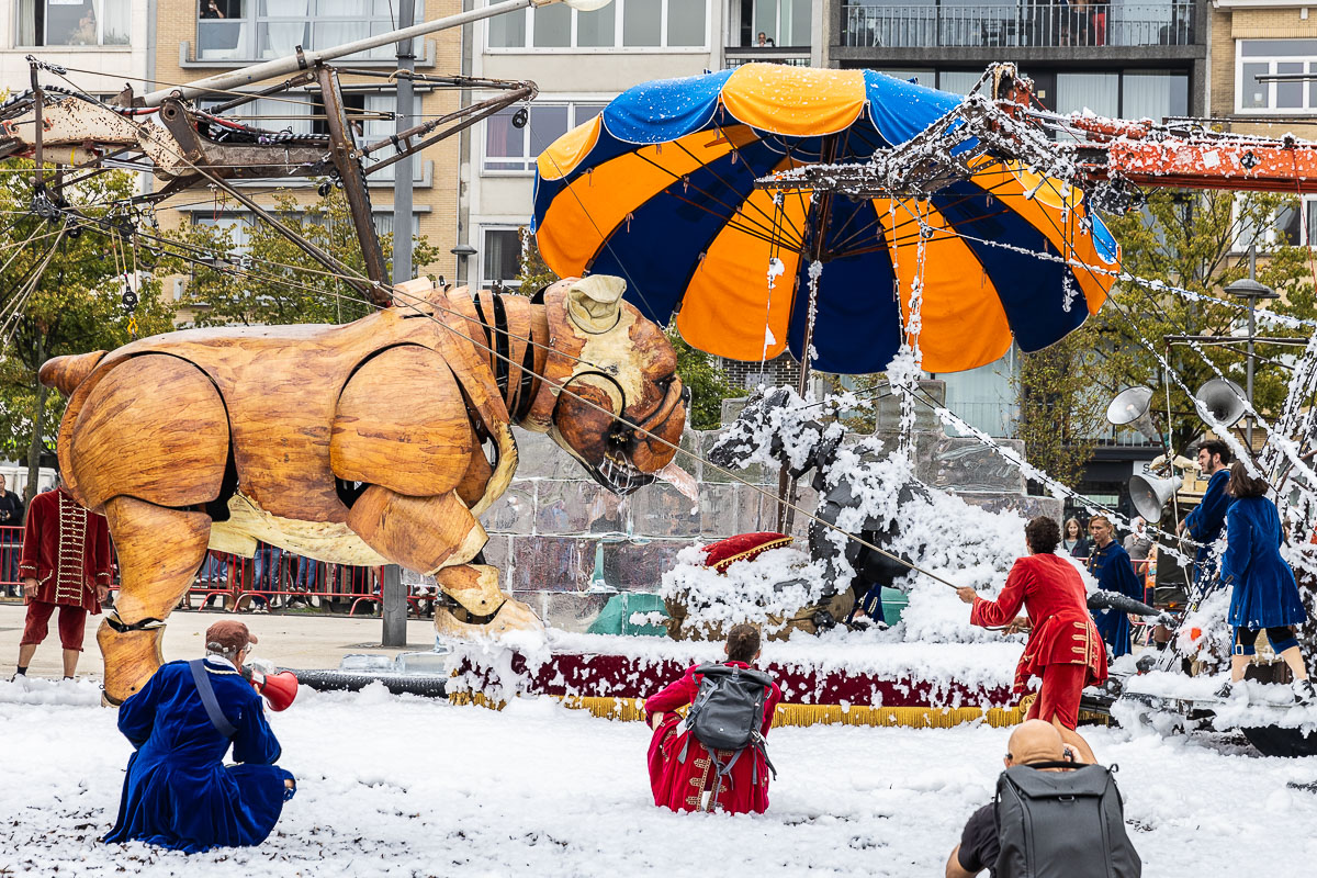 De Reuzen van Royal de Luxe @ Antwerpen, picture 34, photographed by Marc Verdonck - FrontView Magazine