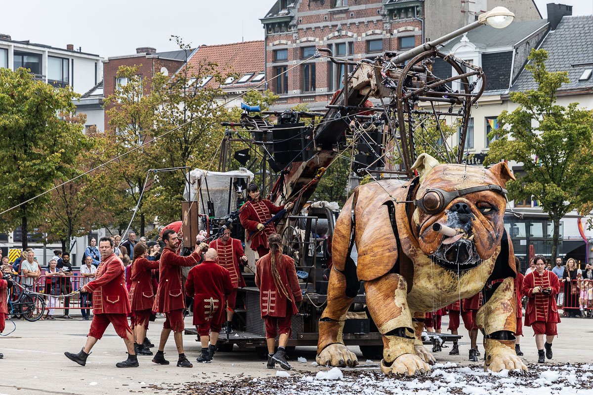 De Reuzen van Royal de Luxe @ Antwerpen, picture 40, photographed by Marc Verdonck - FrontView Magazine