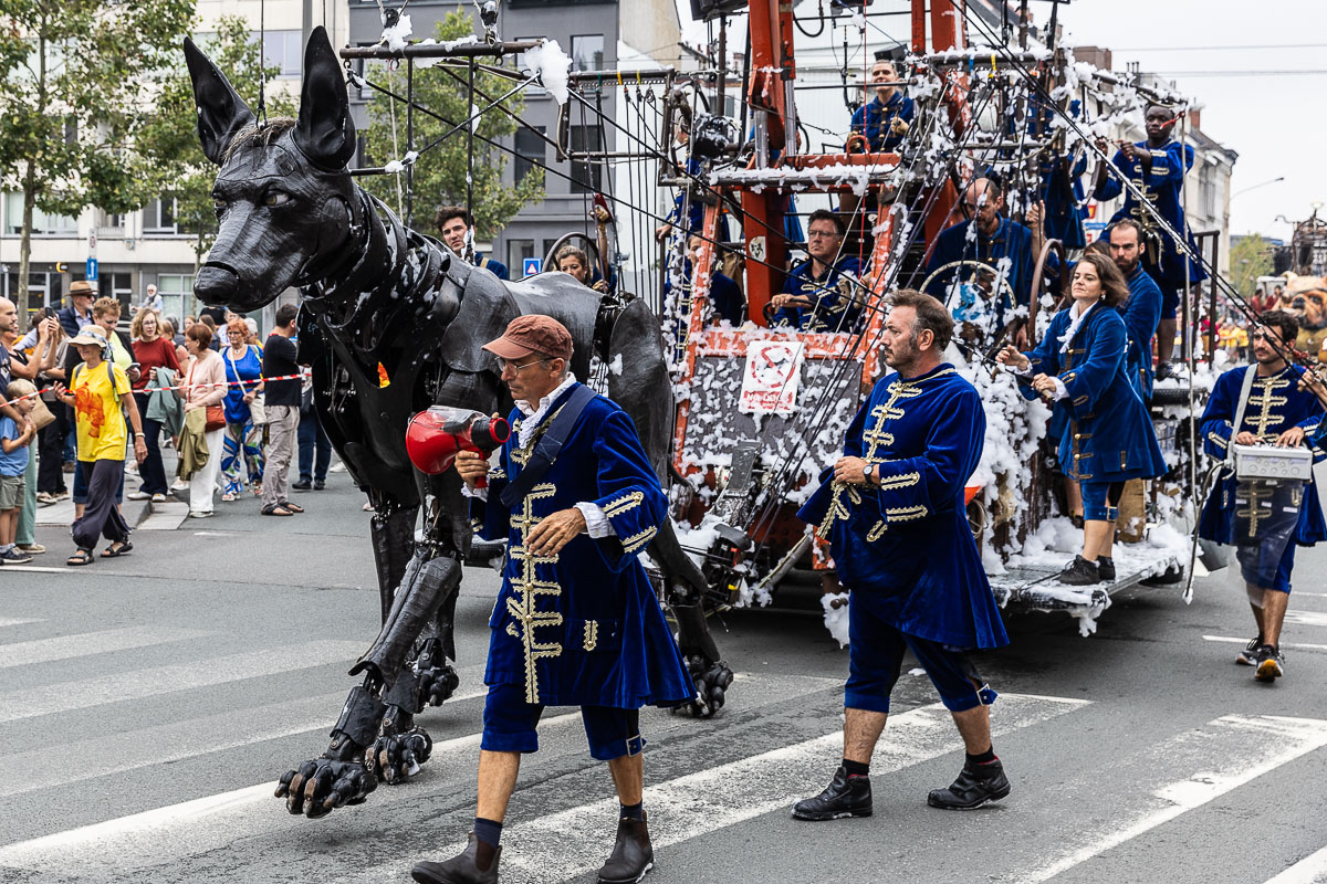 De Reuzen van Royal de Luxe @ Antwerpen, picture 44, photographed by Marc Verdonck - FrontView Magazine