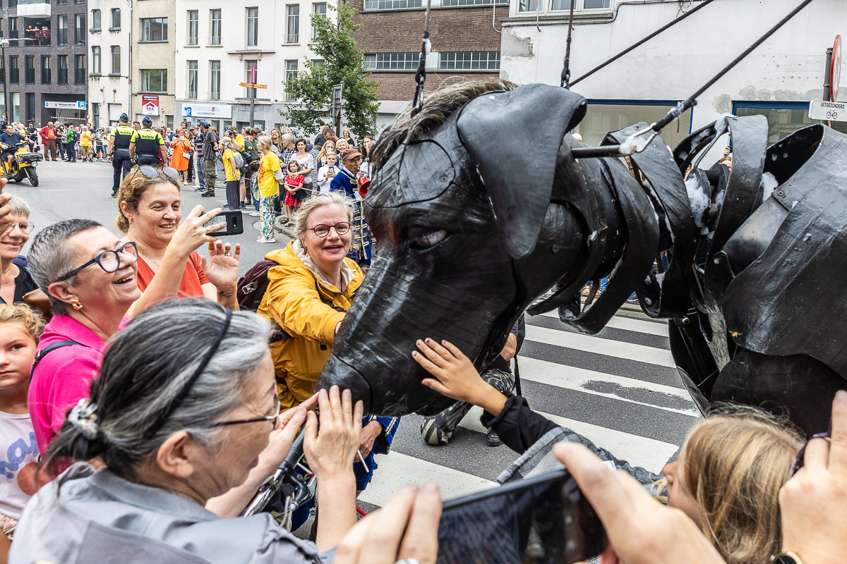 De Reuzen van Royal de Luxe @ Antwerpen, picture 50, photographed by Marc Verdonck - FrontView Magazine