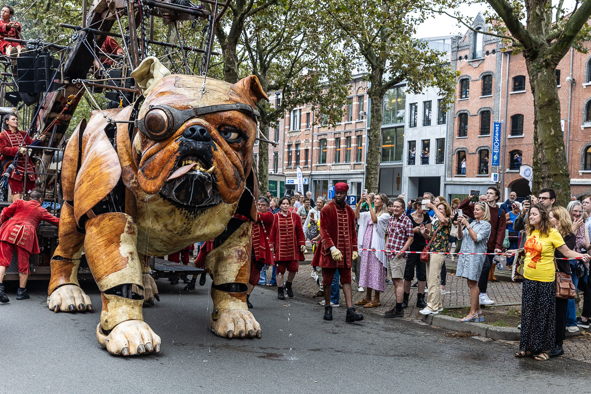 De Reuzen van Royal de Luxe @ Antwerpen, picture 54, photographed by Marc Verdonck - FrontView Magazine
