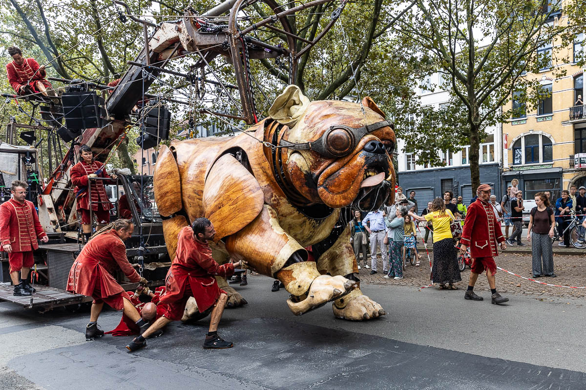 De Reuzen van Royal de Luxe @ Antwerpen, picture 55, photographed by Marc Verdonck - FrontView Magazine