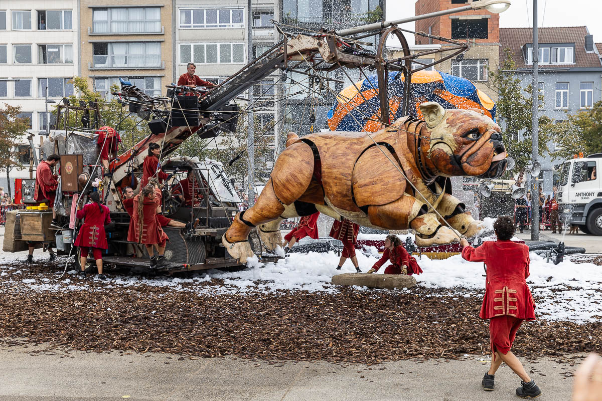 De Reuzen van Royal de Luxe @ Antwerpen, picture 68, photographed by Marc Verdonck - FrontView Magazine