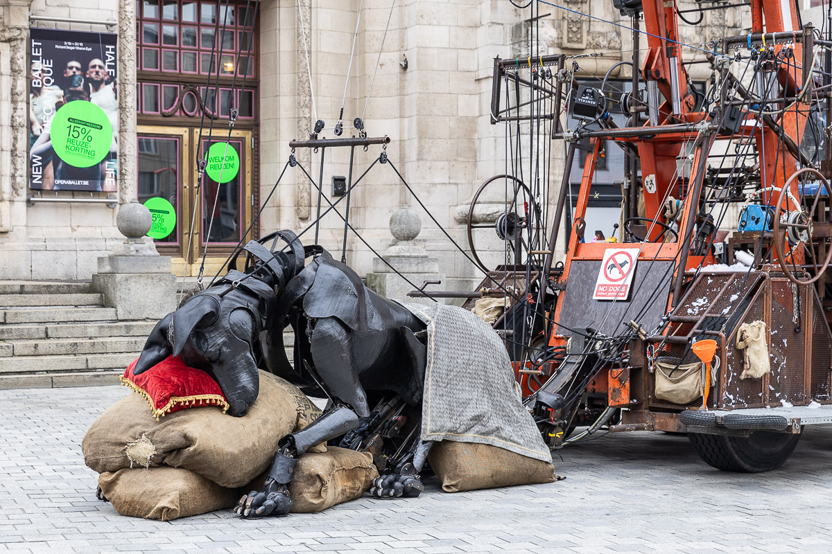 De Reuzen van Royal de Luxe @ Antwerpen, picture 73, photographed by Marc Verdonck - FrontView Magazine