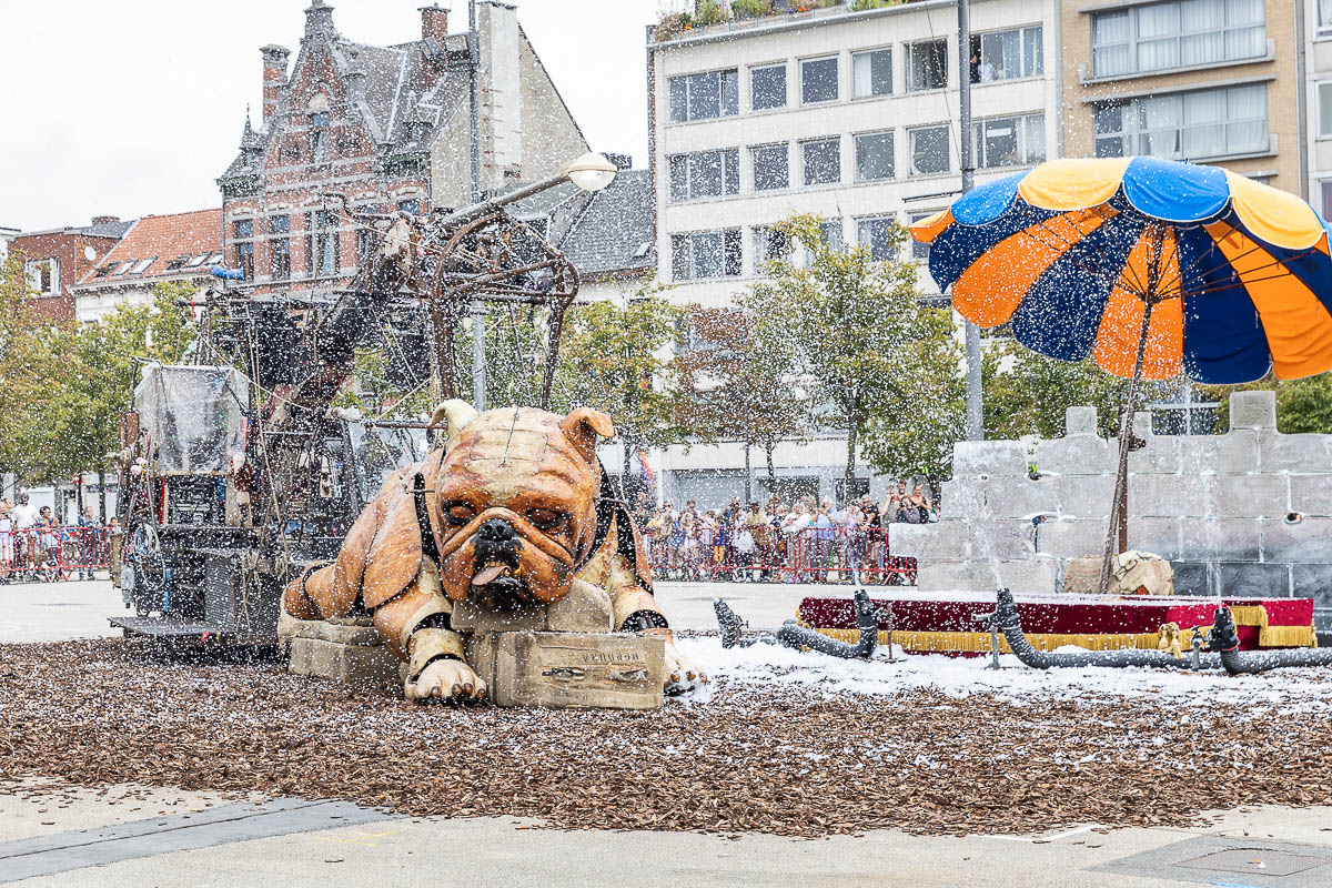 De Reuzen van Royal de Luxe @ Antwerpen, picture 74, photographed by Marc Verdonck - FrontView Magazine