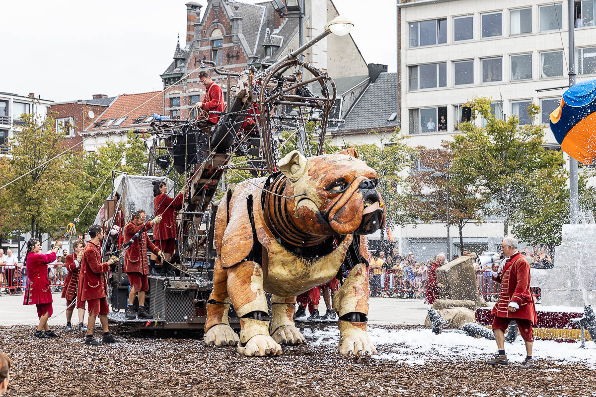 De Reuzen van Royal de Luxe @ Antwerpen, picture 77, photographed by Marc Verdonck - FrontView Magazine
