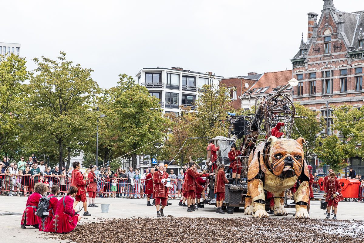 De Reuzen van Royal de Luxe @ Antwerpen, picture 78, photographed by Marc Verdonck - FrontView Magazine