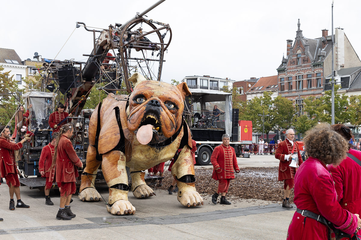De Reuzen van Royal de Luxe @ Antwerpen, picture 79, photographed by Marc Verdonck - FrontView Magazine