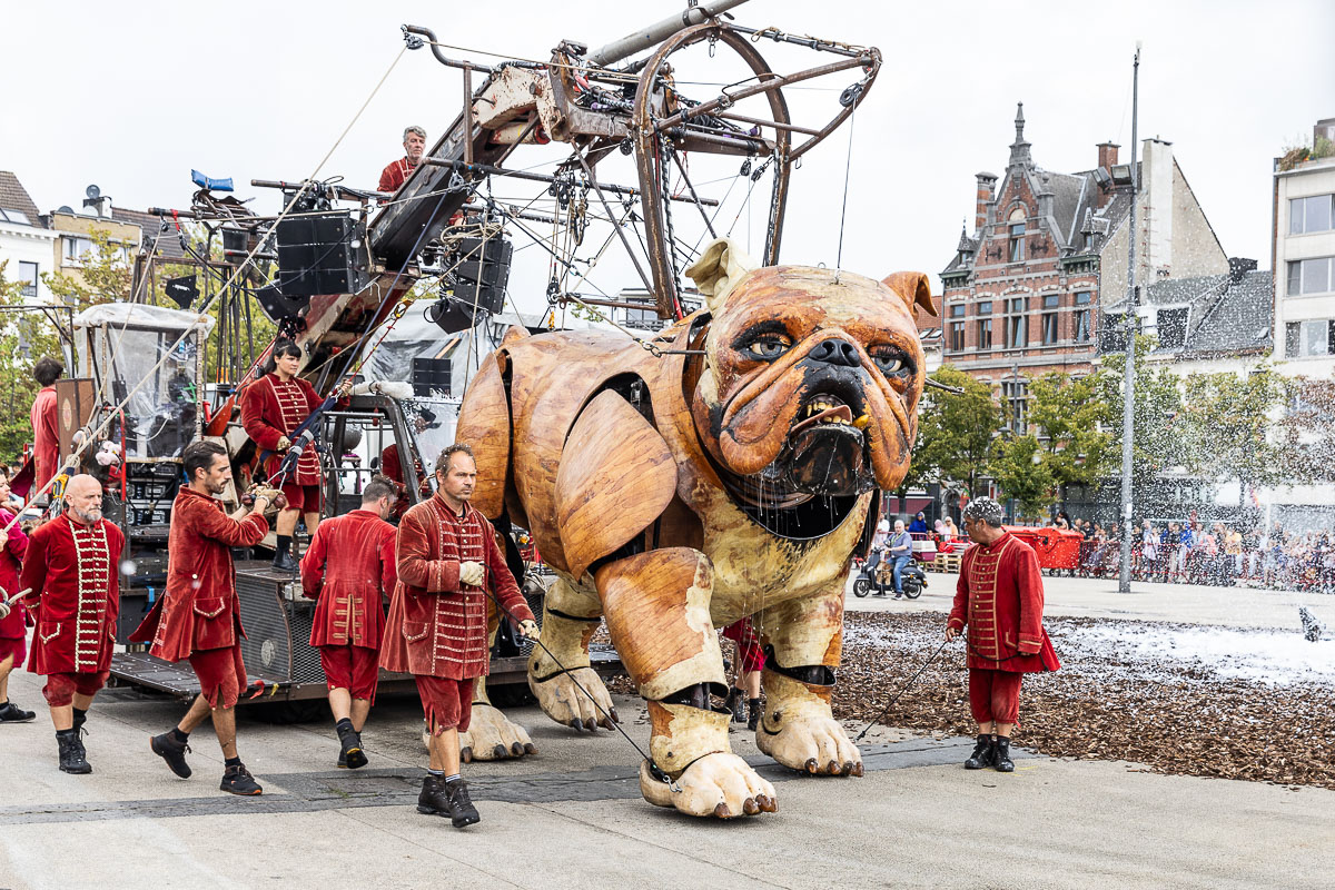 De Reuzen van Royal de Luxe @ Antwerpen, picture 80, photographed by Marc Verdonck - FrontView Magazine