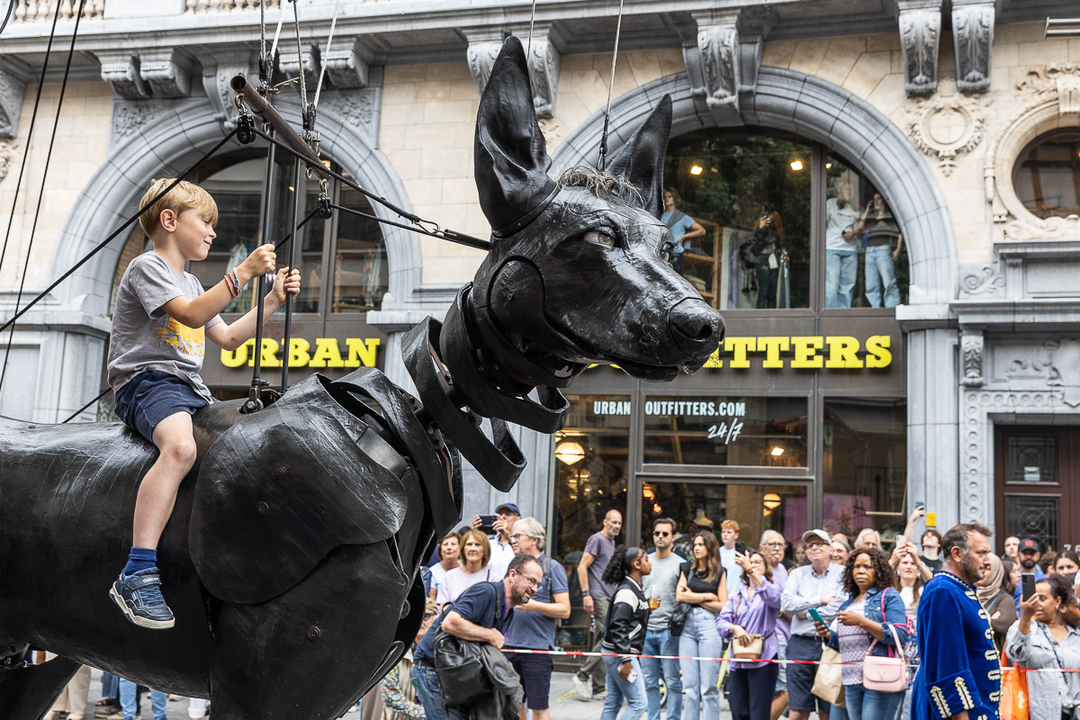 De Reuzen van Royal de Luxe @ Antwerpen, picture 91, photographed by Marc Verdonck - FrontView Magazine