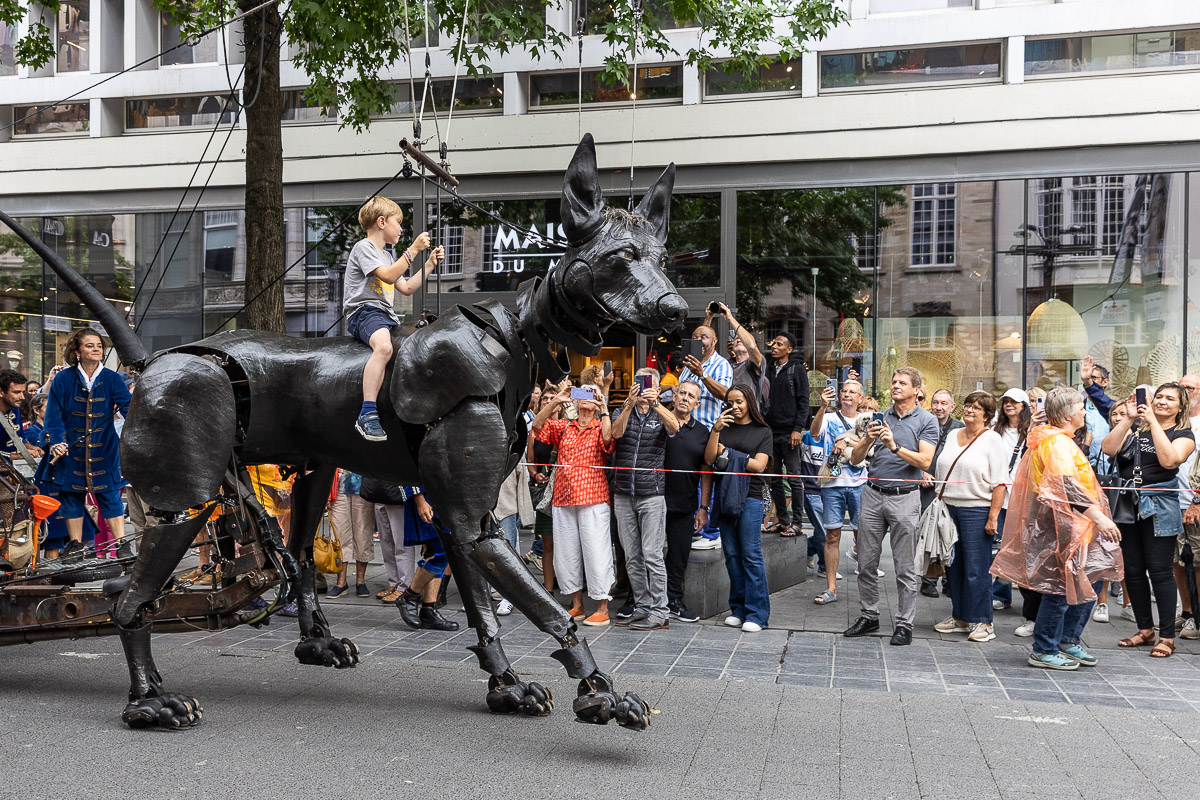 De Reuzen van Royal de Luxe @ Antwerpen, picture 92, photographed by Marc Verdonck - FrontView Magazine