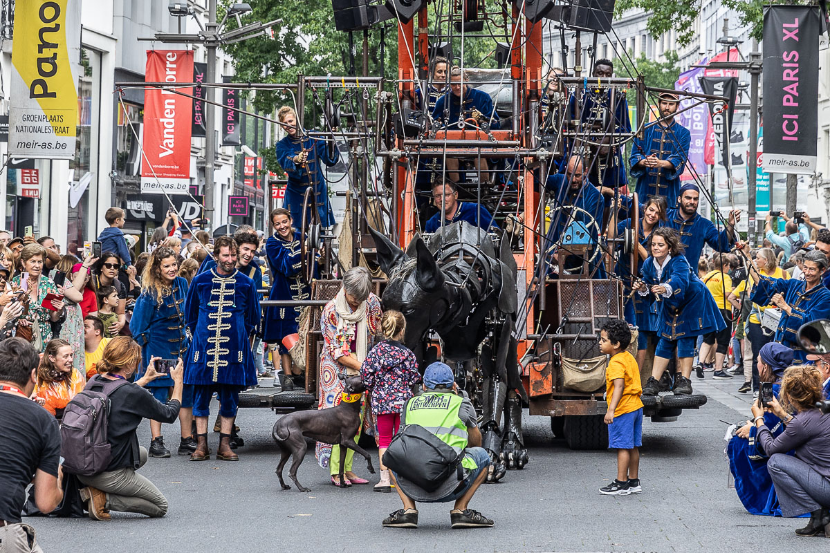De Reuzen van Royal de Luxe @ Antwerpen, picture 96, photographed by Marc Verdonck - FrontView Magazine