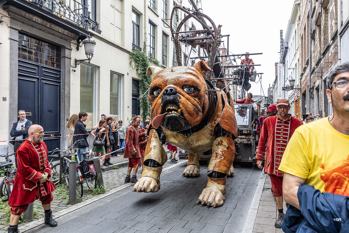 De Reuzen van Royal de Luxe @ Antwerpen, picture 104, photographed by Marc Verdonck - FrontView Magazine
