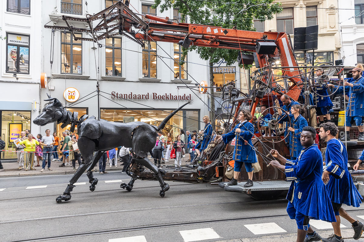 De Reuzen van Royal de Luxe @ Antwerpen, picture 108, photographed by Marc Verdonck - FrontView Magazine