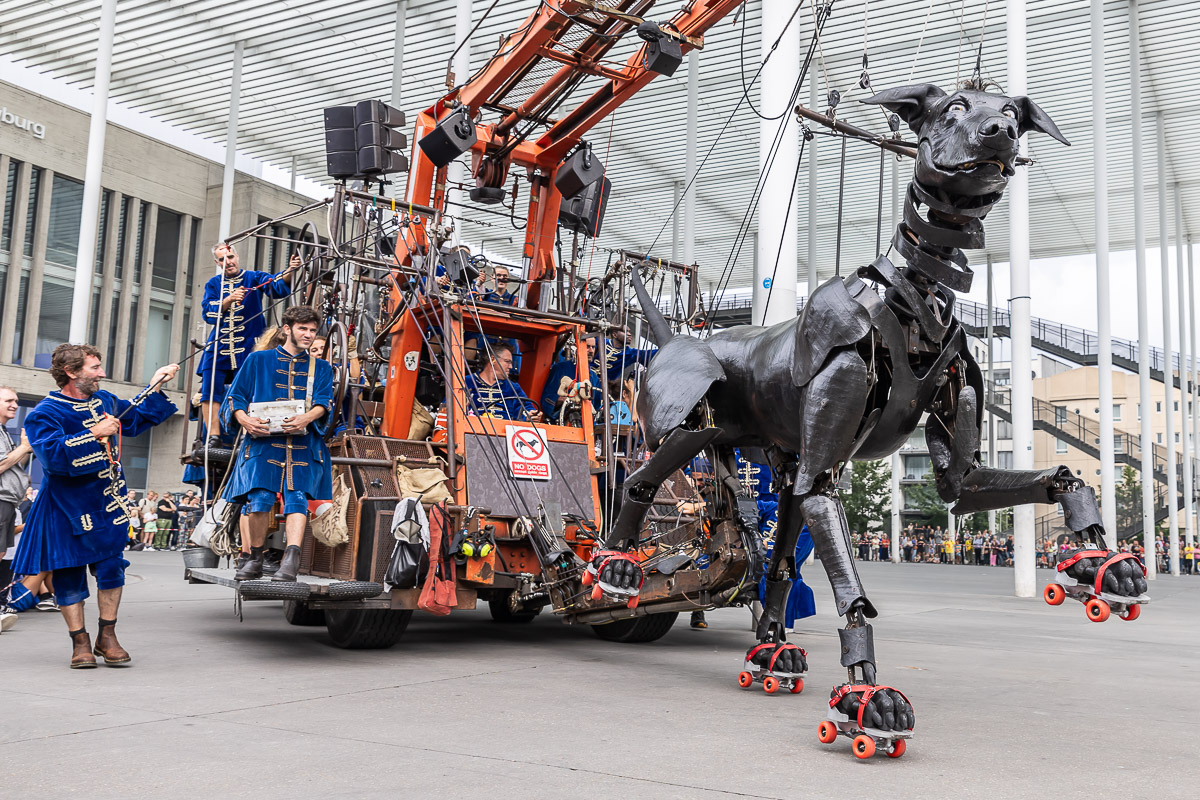 De Reuzen van Royal de Luxe @ Antwerpen, picture 115, photographed by Marc Verdonck - FrontView Magazine