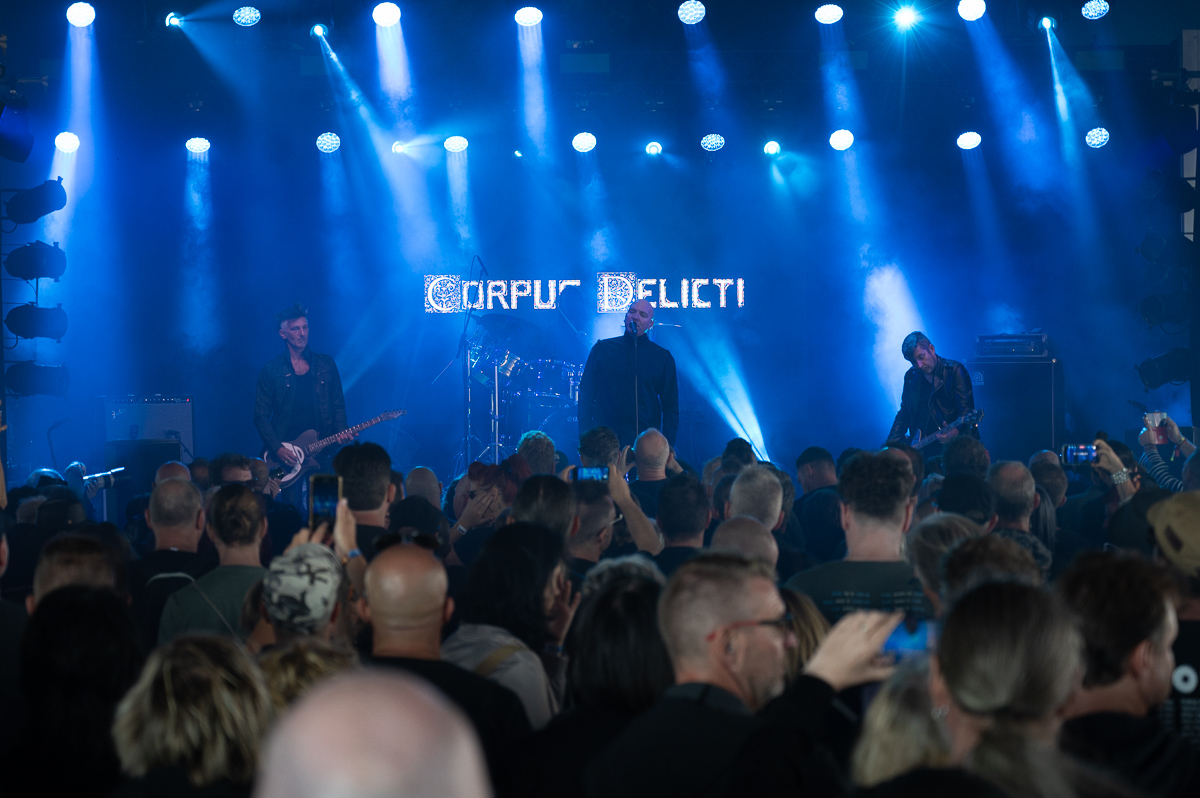 Corpus Delicti @ W- Fest dag 3, picture 1, photographed by Luc Klinckaert - FrontView Magazine