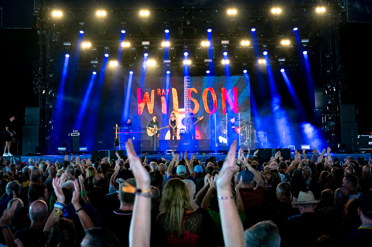 Genesis (Classic) @ W- Fest dag 3, picture 6, photographed by Luc Klinckaert - FrontView Magazine